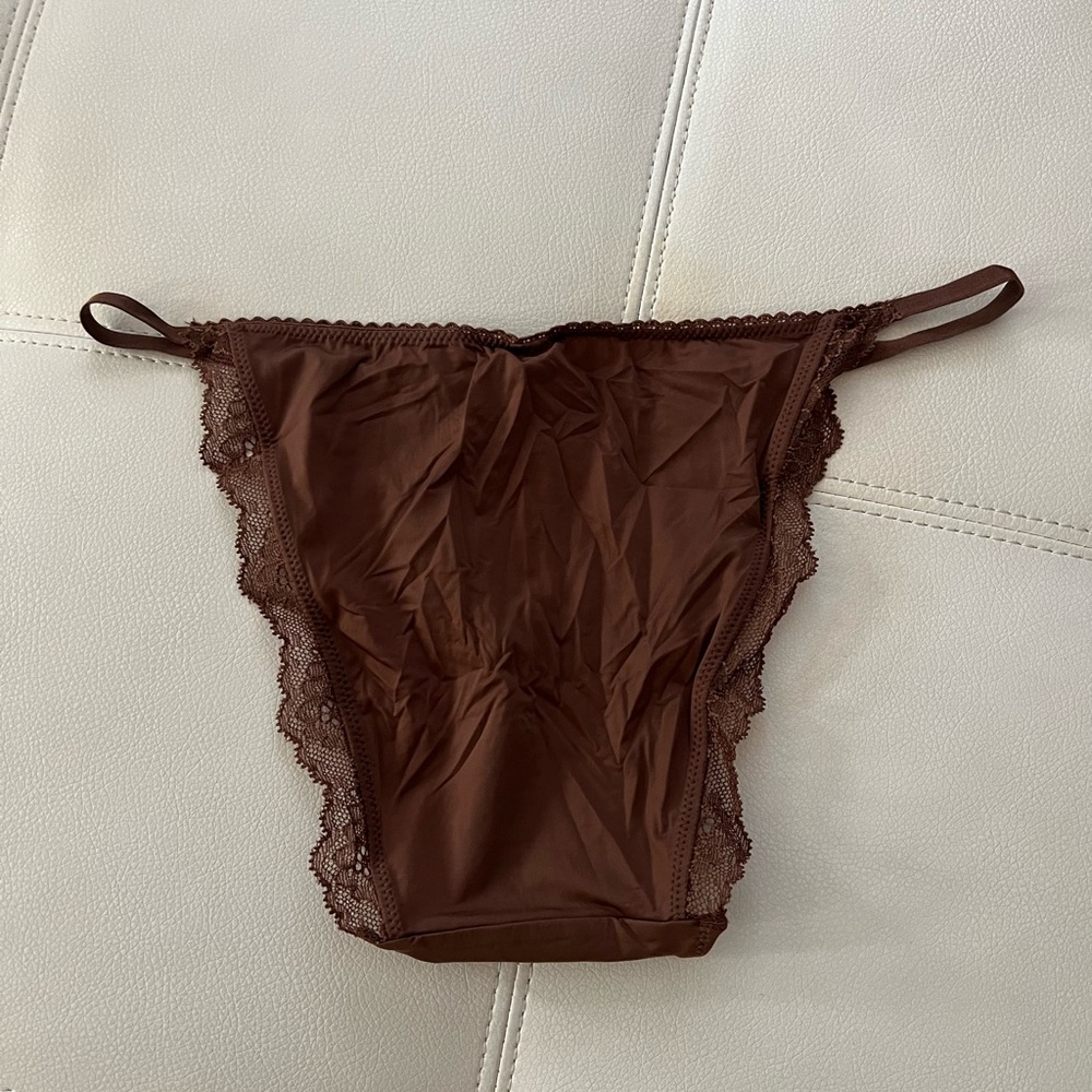 Victoria Secret - Picture 3 of 4
